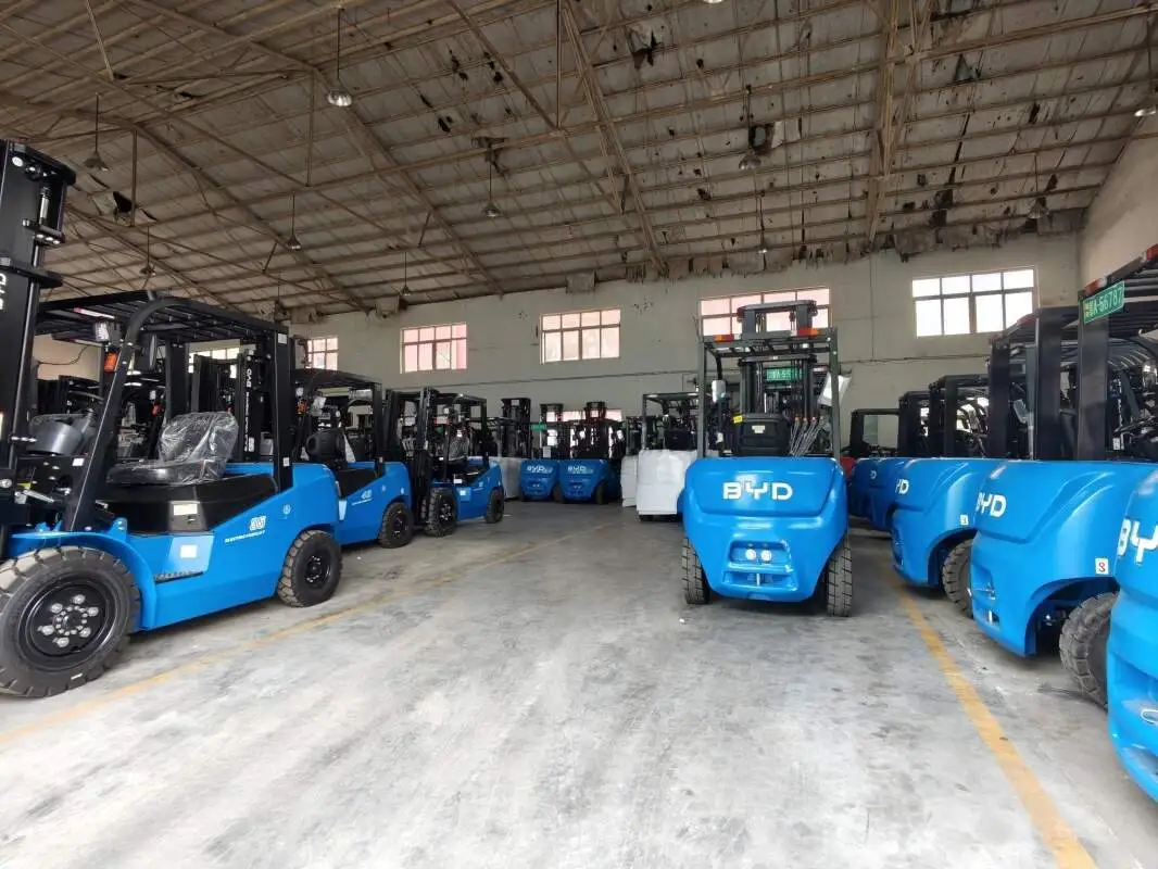 Logistics park tractor rental purchasing plan, BYD Q100A long-term cooperation model introduction(Image1)