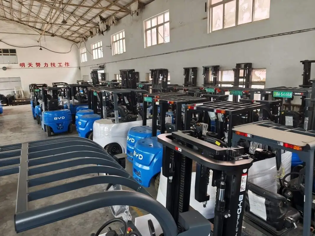 Light Industrial Plant Material Transfer BYD QX/GX Forklift Adaptation Solution(Image1)