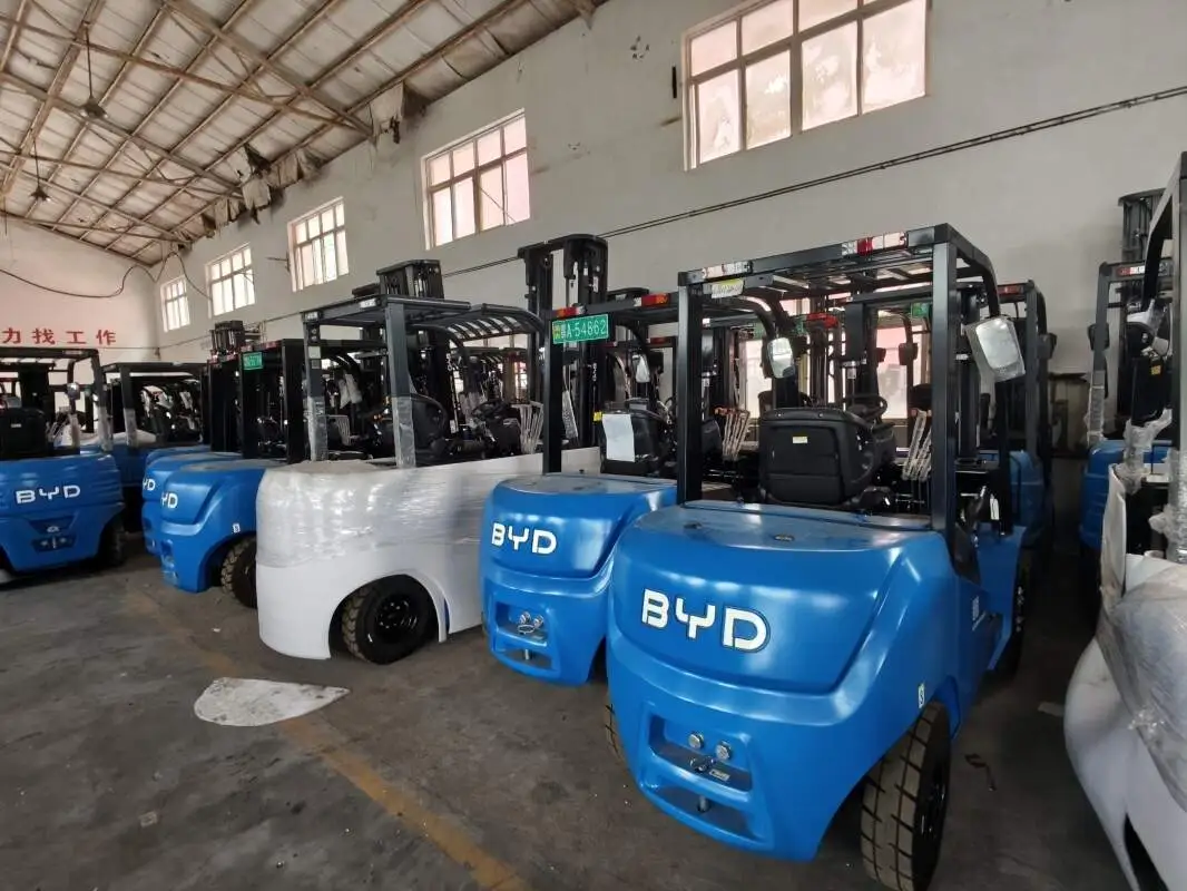 Overseas factory intelligent warehousing builds BYD AP series AGV complete solution(Image1)