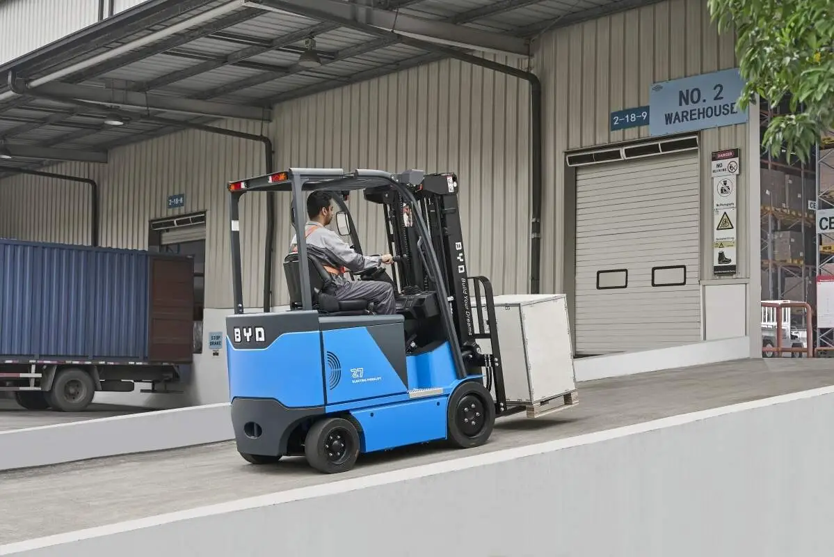 Purchasing guide for new three-dimensional warehouses, reference for BYD RTR series three-way stacking forklifts(Image1)
