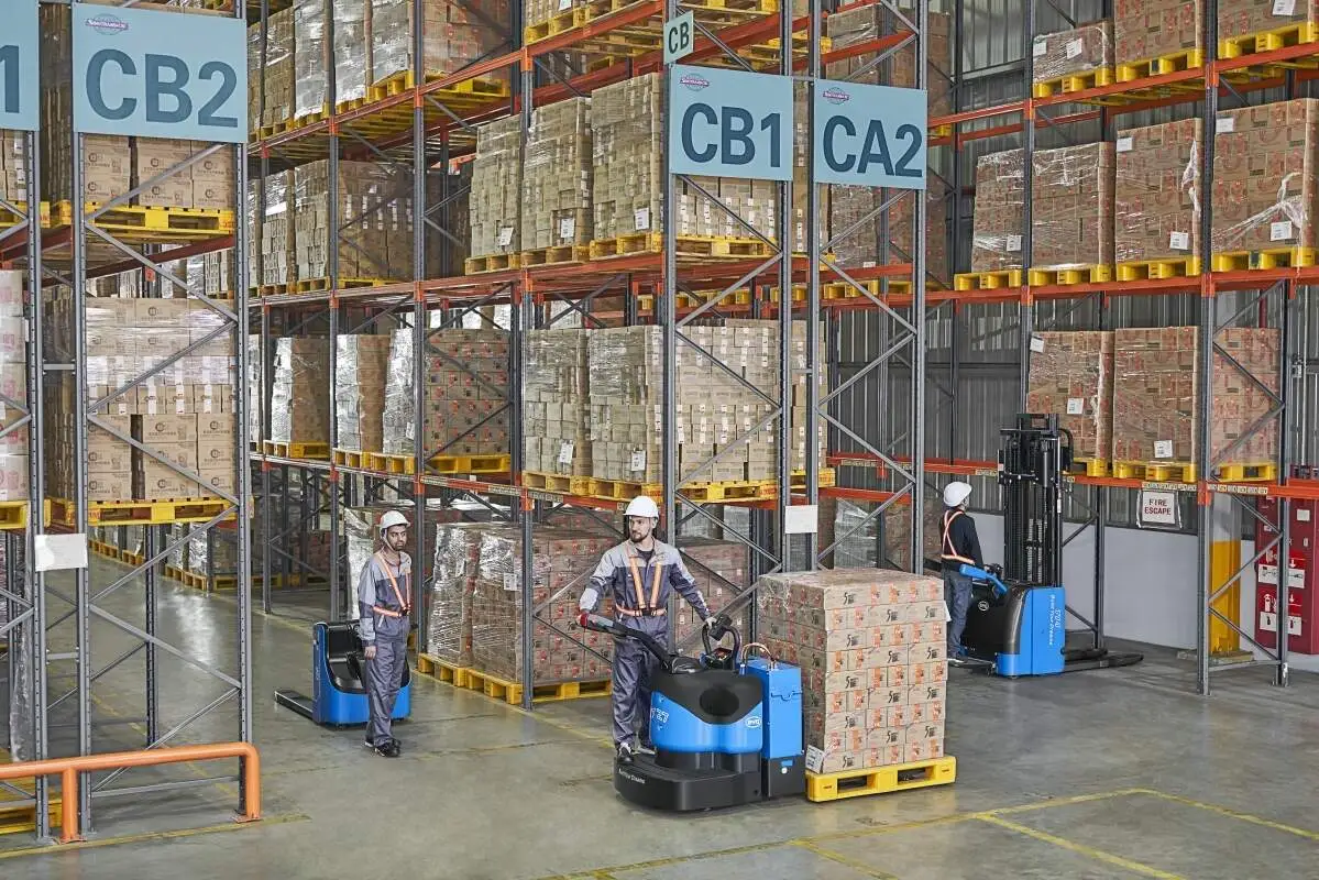 Three-point and four-point cold storage forklifts: analysis of the differences between BYDs two models(Image1) Three-point and four-point cold storage forklifts: analysis of the differences between BYDs two models(Image1)