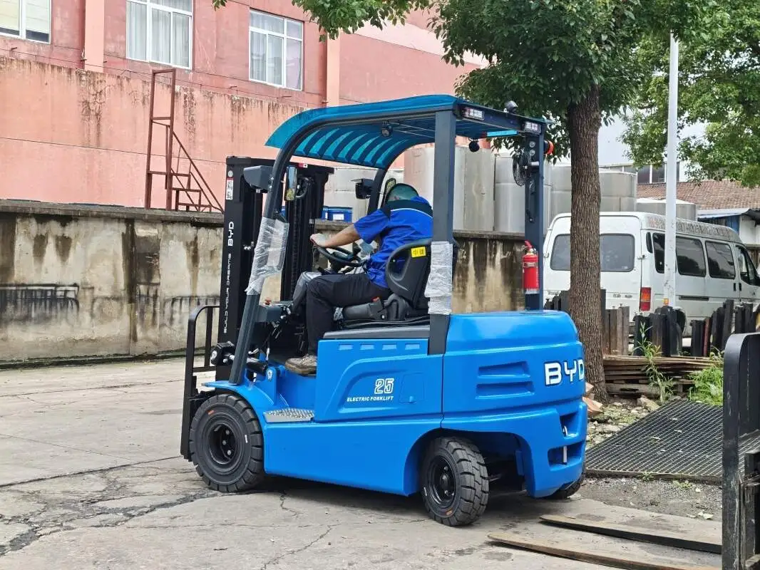 BYD forklift leasing industry solution: lithium battery matrix for all models, helping the leasing industry to reduce co