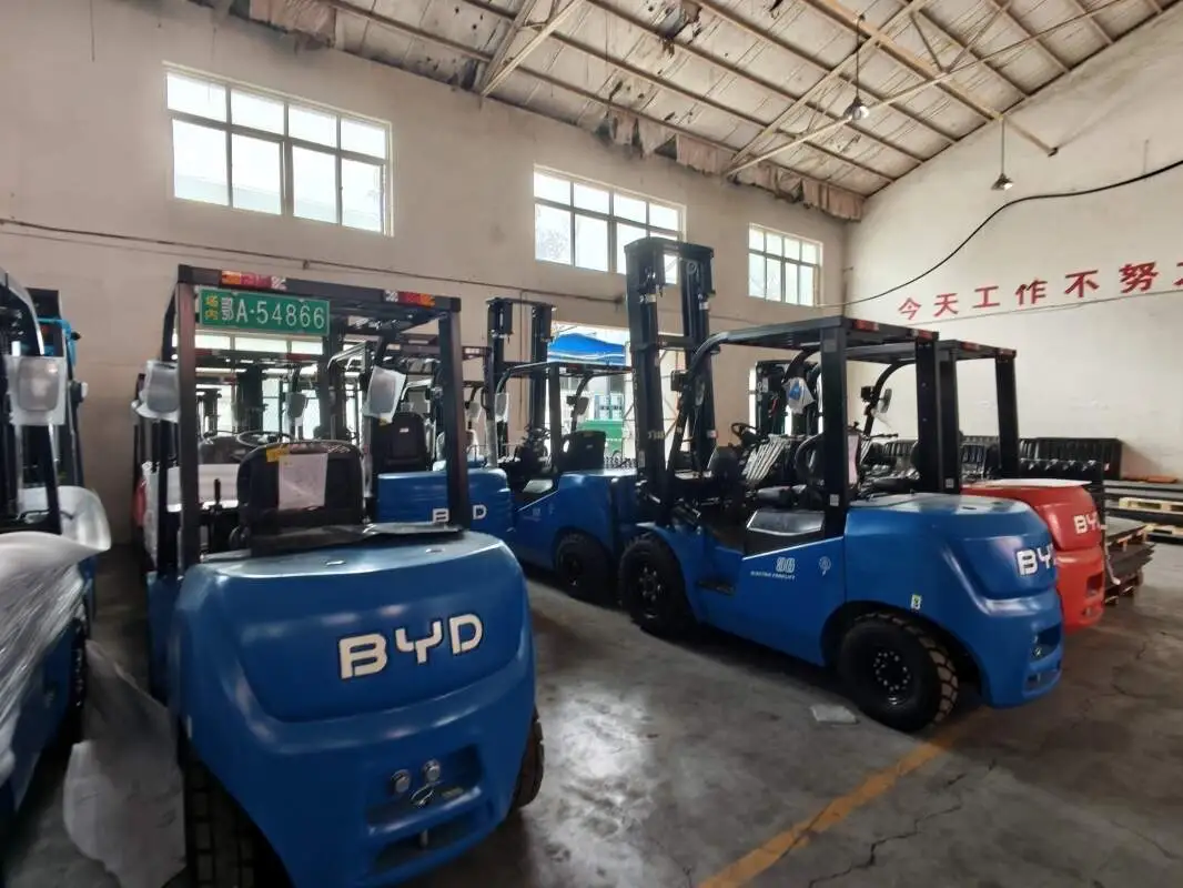 Azerbaijan: Stable BYD Electric Forklift for Industrial Storage Yards