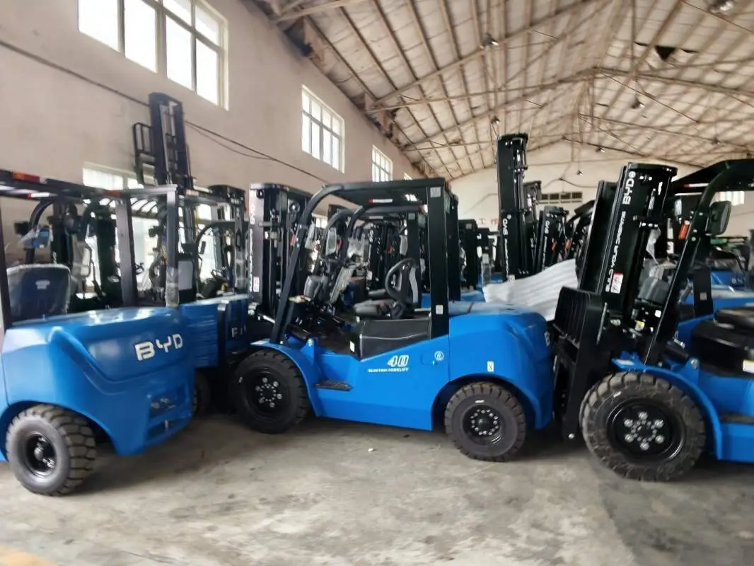 Moldova: Flexible BYD Lithium Forklift for Small Warehouse Operations(Image1) Moldova: Flexible BYD Lithium Forklift for Small Warehouse Operations(Image1)