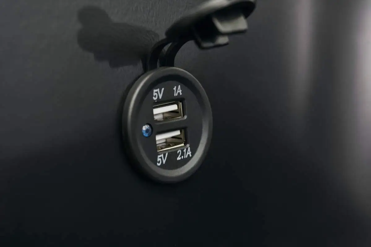 Three-pivot balance weight design: analysis of BYD ECB16S operation stability