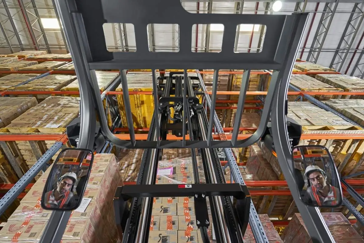 How to choose three-point and four-point forklifts? Take BYD CPD16S as an example