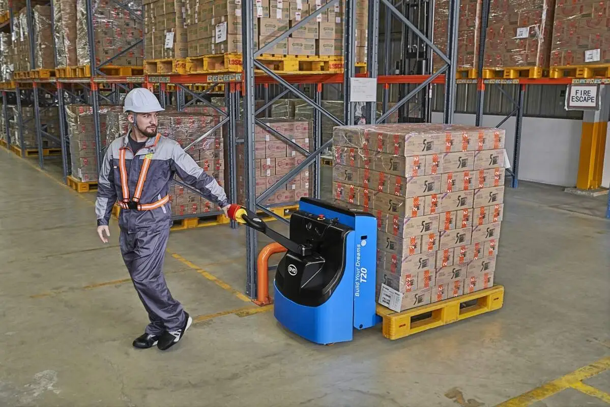 BYD forklift dashboard black screen error, controller accessories maintenance plan