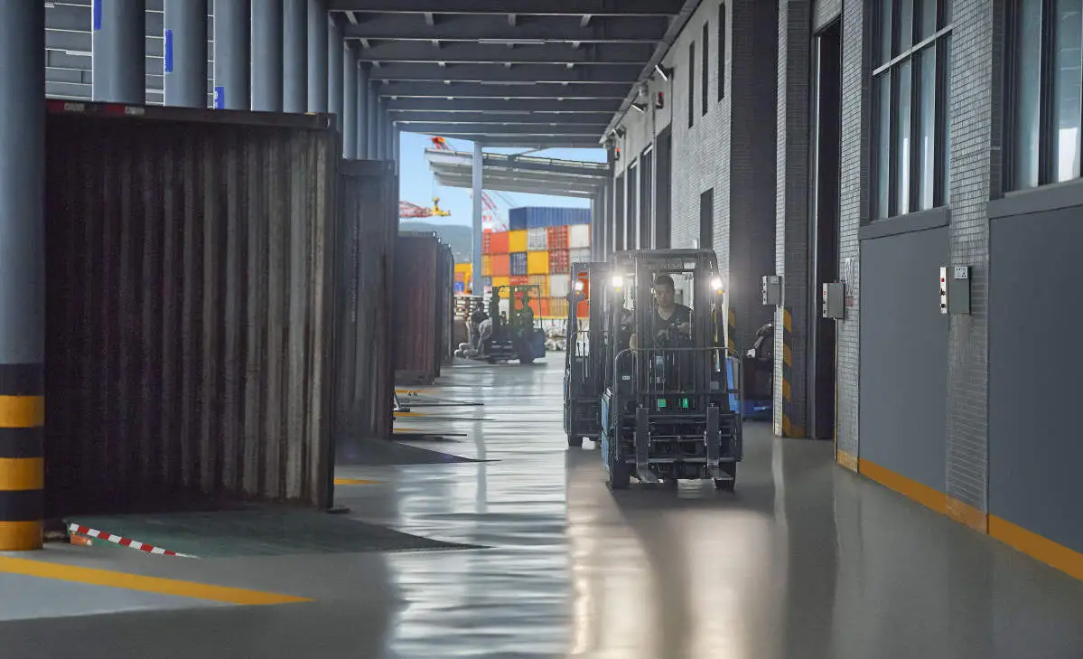 Warehouse Electric Forklift Selection Guide for Small & Medium Factories