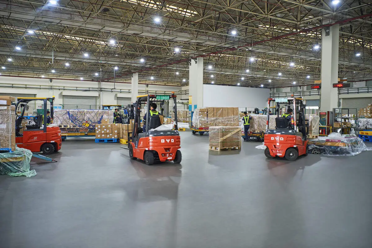 Purchase domestic electric forklifts and connect with manufacturers to reduce intermediate procurement links