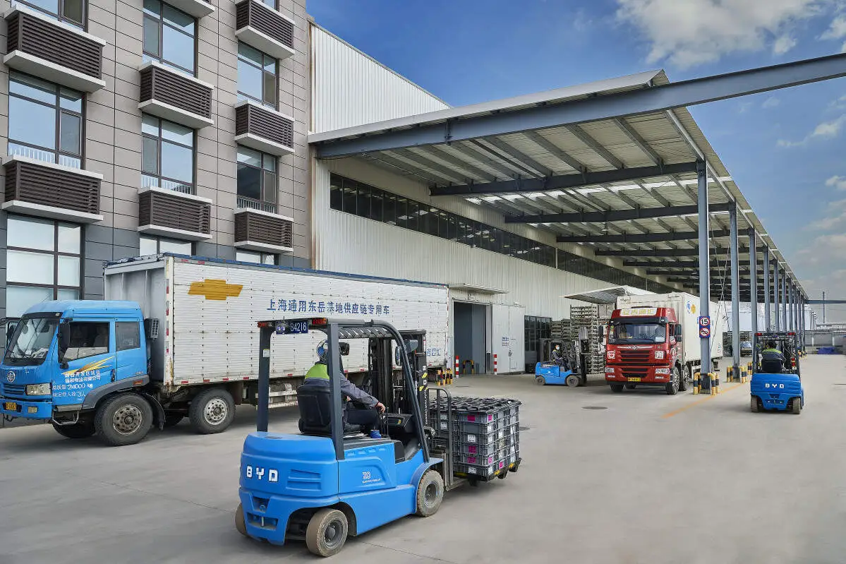 Slovakia: Full Series BYD Electric Forklift for Comprehensive Warehouse Handling(Image1) Slovakia: Full Series BYD Electric Forklift for Comprehensive Warehouse Handling(Image1)