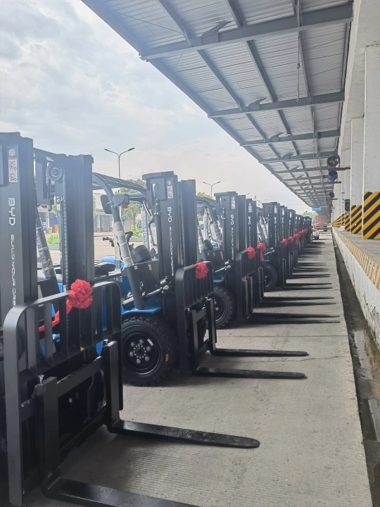 Sweden: Climate-Adapted BYD Electric Forklift for Local Warehouse Facilities(Image1) Sweden: Climate-Adapted BYD Electric Forklift for Local Warehouse Facilities(Image1)